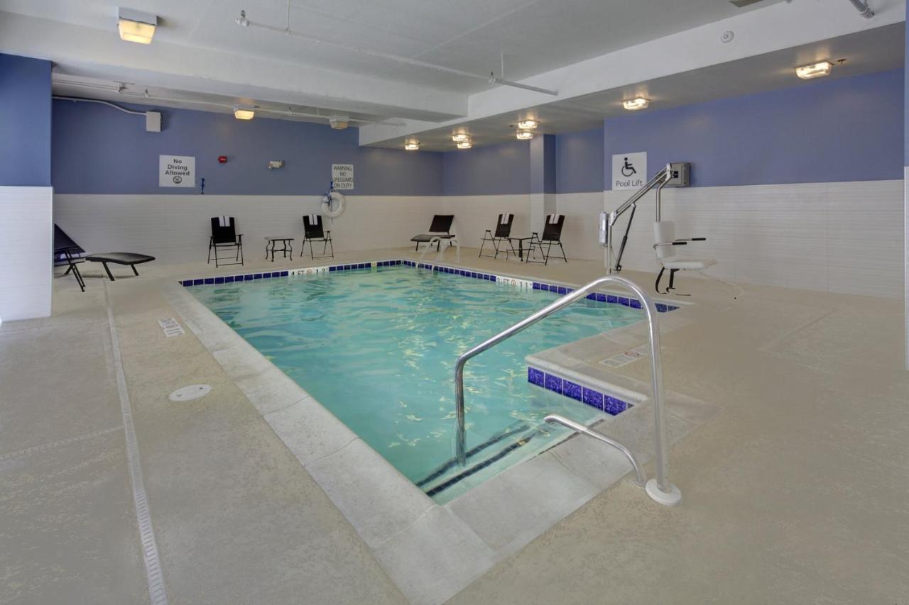 Holiday Inn Express Hotel & Suites Emporia By Ihg Eksteriør billede