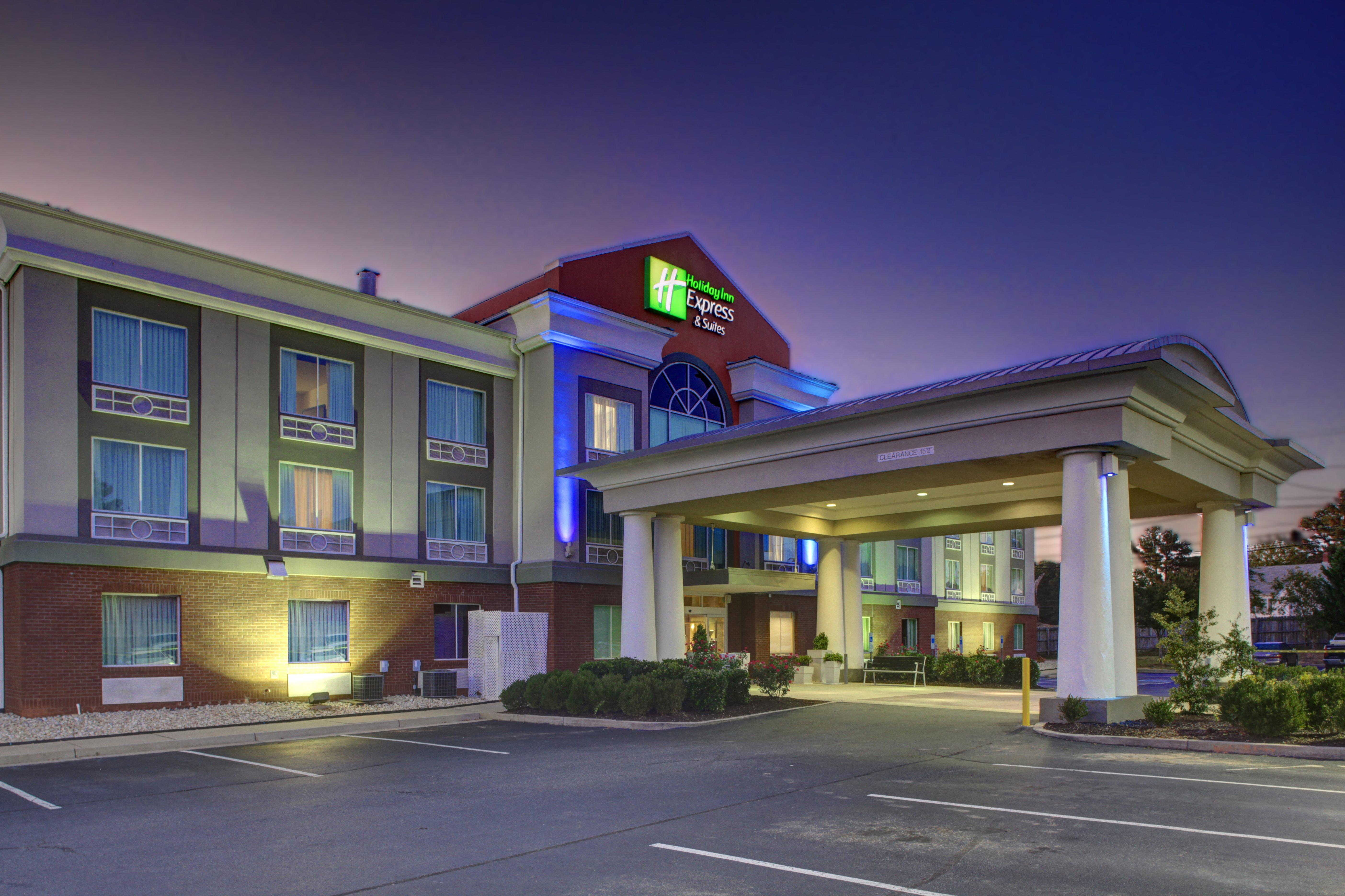 Holiday Inn Express Hotel & Suites Emporia By Ihg Eksteriør billede