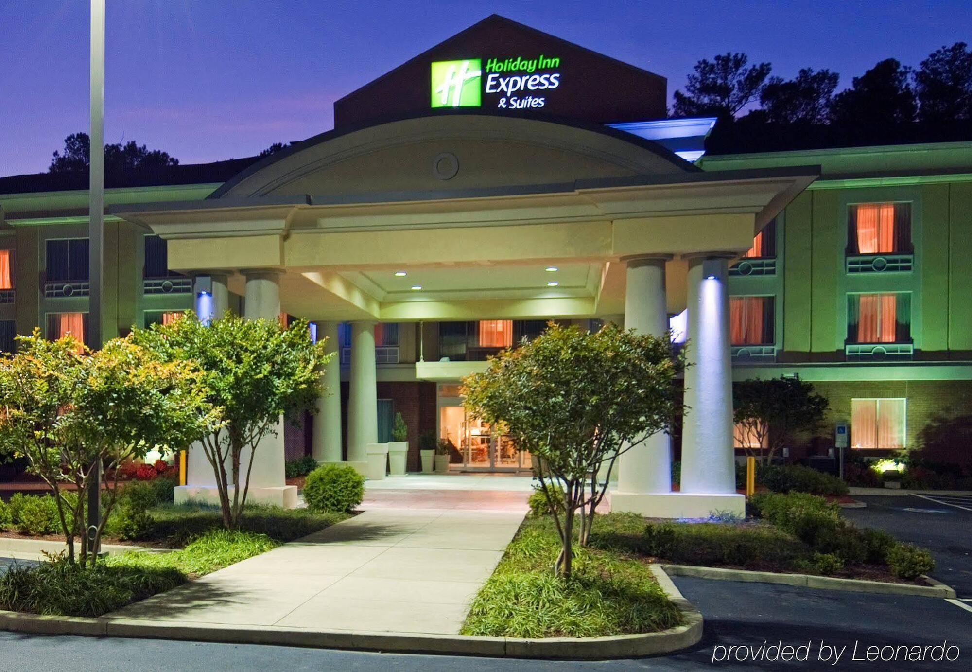 Holiday Inn Express Hotel & Suites Emporia By Ihg Eksteriør billede